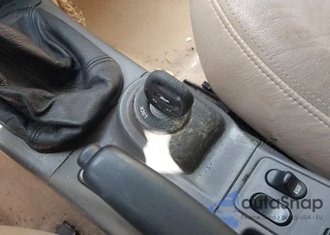 2001 Saab 9-3 Se z USA, uszkodzony, nr VIN YS3DF75K917003208